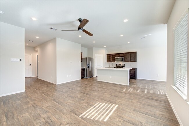 Building Photo - 21335 Hendricks Holw Ln