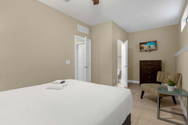 Building Photo - 14545 Damai Ln