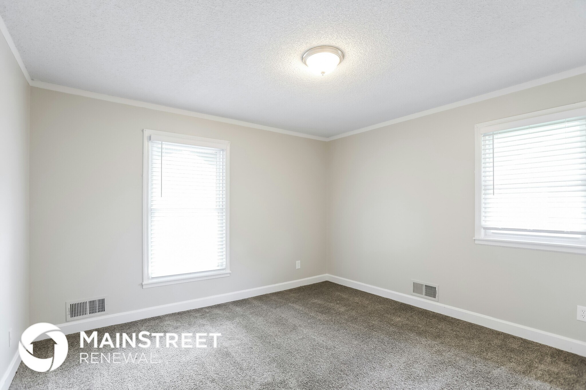 Building Photo - 409 NW Meadowview Dr
