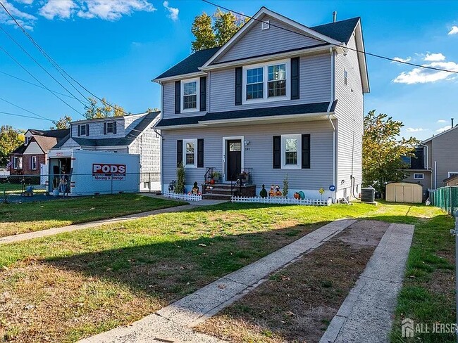 Building Photo - Single family house