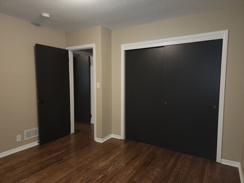 Building Photo - 1702 Clark Ave