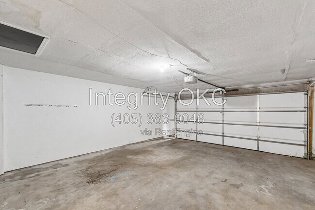 Building Photo - 8514 Candlewood Dr