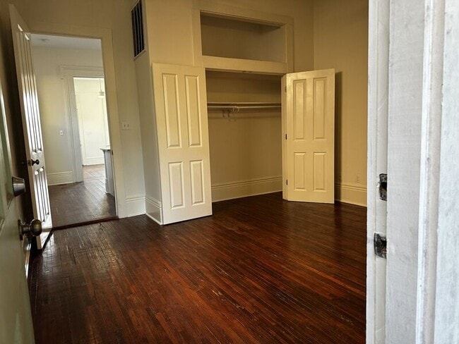 Building Photo - 1527 Reverend John Raphael Jr Way