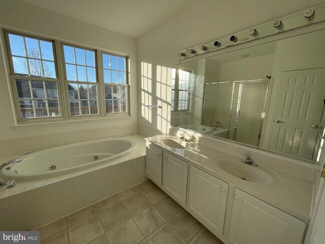 Building Photo - 25869 Flintonbridge Dr