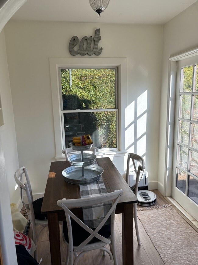 Building Photo - 200 Taylor St