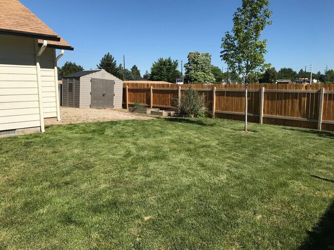Building Photo - West Boise 3 bedroom, 2 bath home for rent