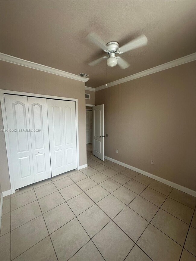 Building Photo - 1656 SE 29th Ct