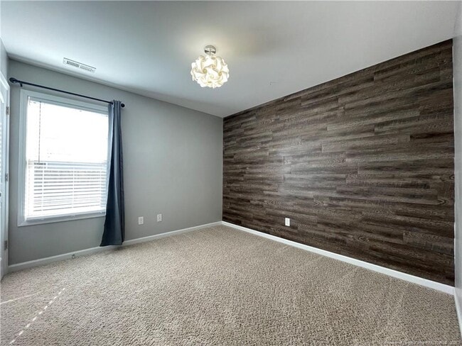 Building Photo - 152 Ladden Ln
