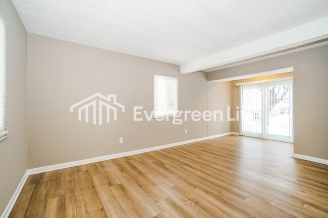 Building Photo - 2892 Gentry Ln