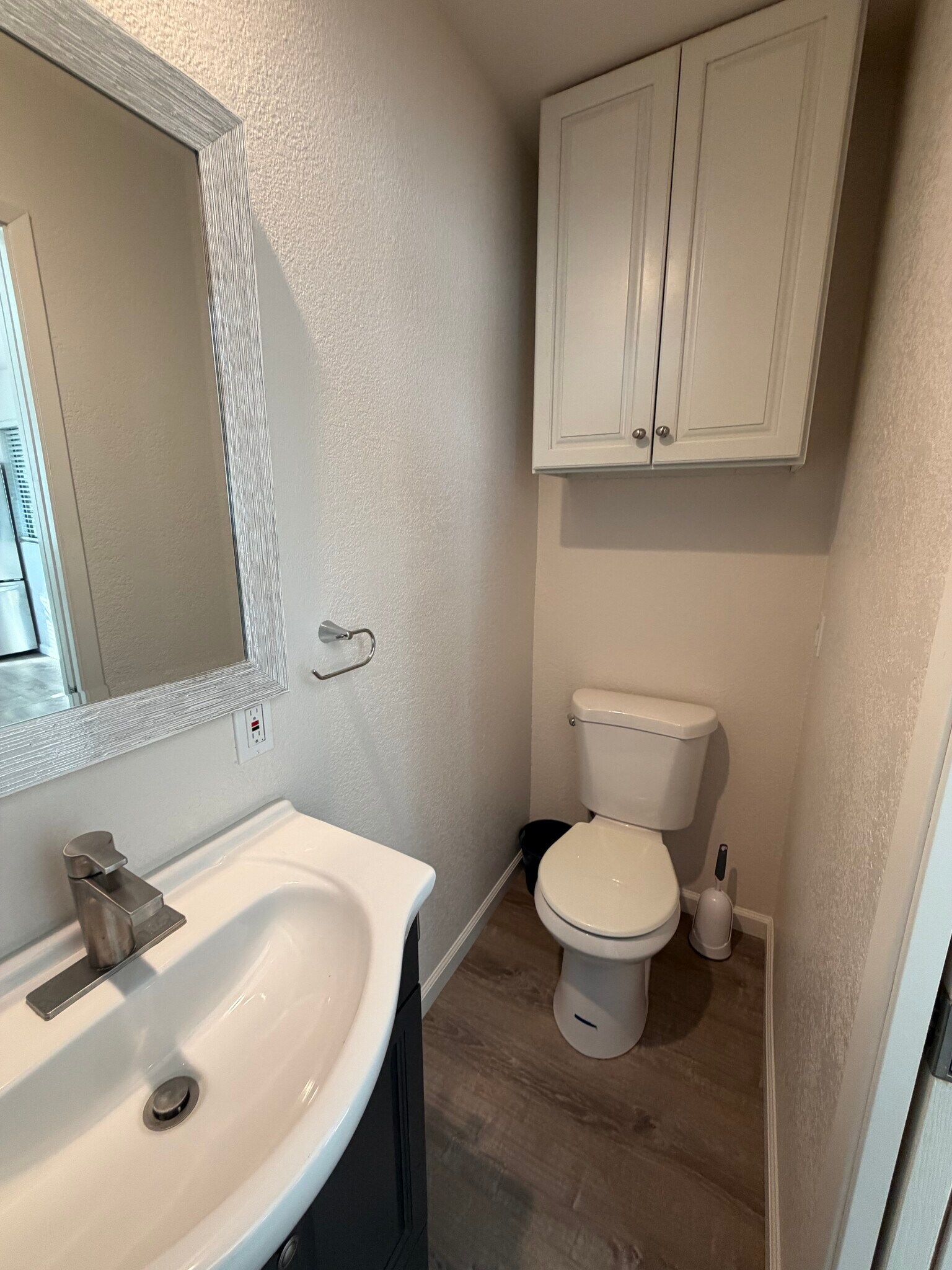 Building Photo - 1084 Baden Ave