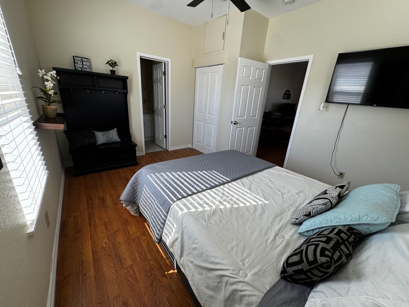 Building Photo - 319 S Olive St