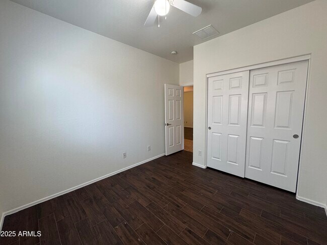 Building Photo - 6821 N 71st Dr