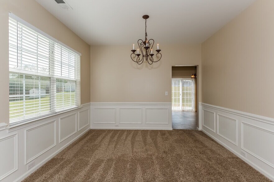 Building Photo - 4914 Lifeline Ln