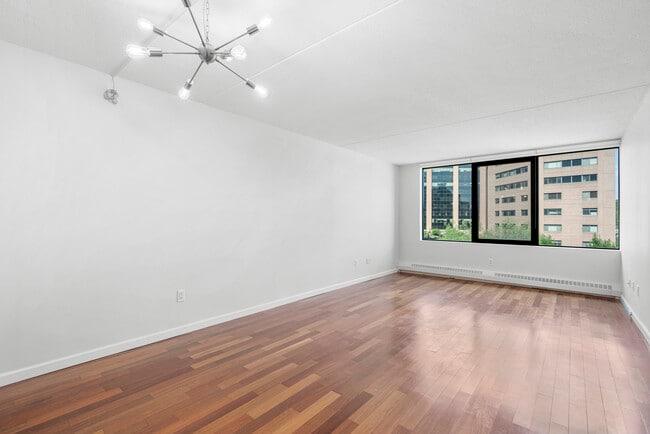 Building Photo - 4 Martine Ave