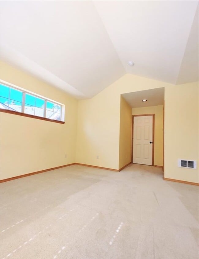 Building Photo - 210 Sage Brook Ln