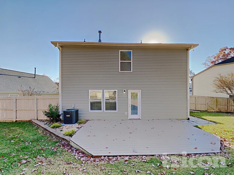Building Photo - 501 Sawtooth Oak Drive