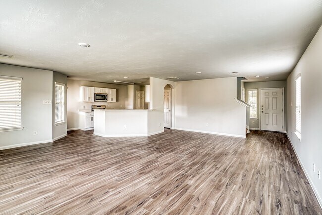 Building Photo - 5834 Kyle Cove Dr