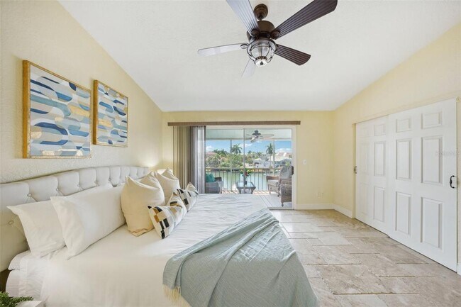 Building Photo - 637 Pinellas Bayway
