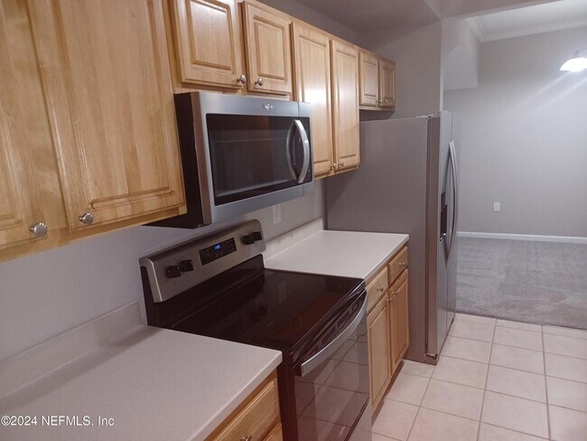 Building Photo - 10075 Gate Pkwy N