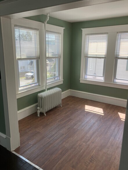 Building Photo - 1302 Hillside Ave