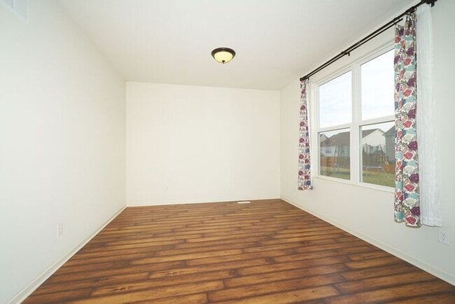 Building Photo - 4 Bedroom With Finished Basement in Westfield!