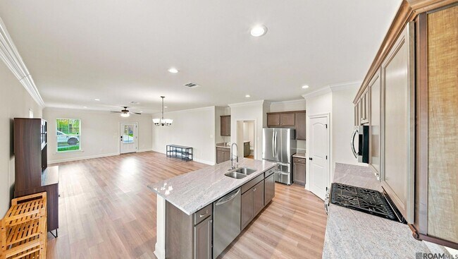 Building Photo - 7211 Kenilworth Crossing Ave