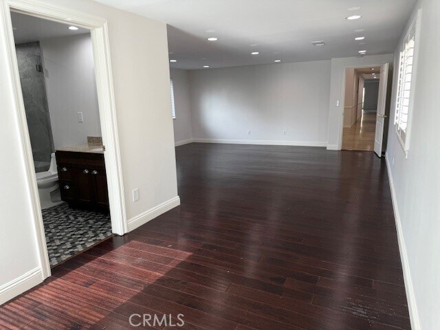 Building Photo - 5724 Tampa Ave