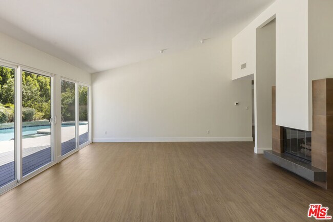 Building Photo - 22427 De Kalb Dr