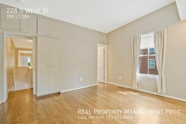 Building Photo - 228 S West St