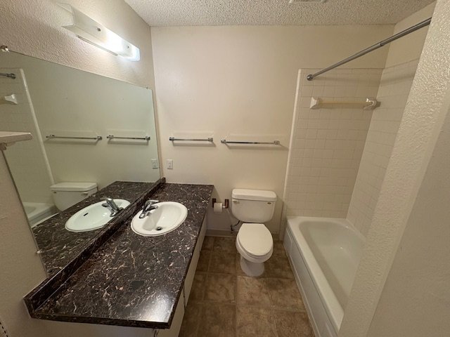 Building Photo - 2355 E Geddes Ave