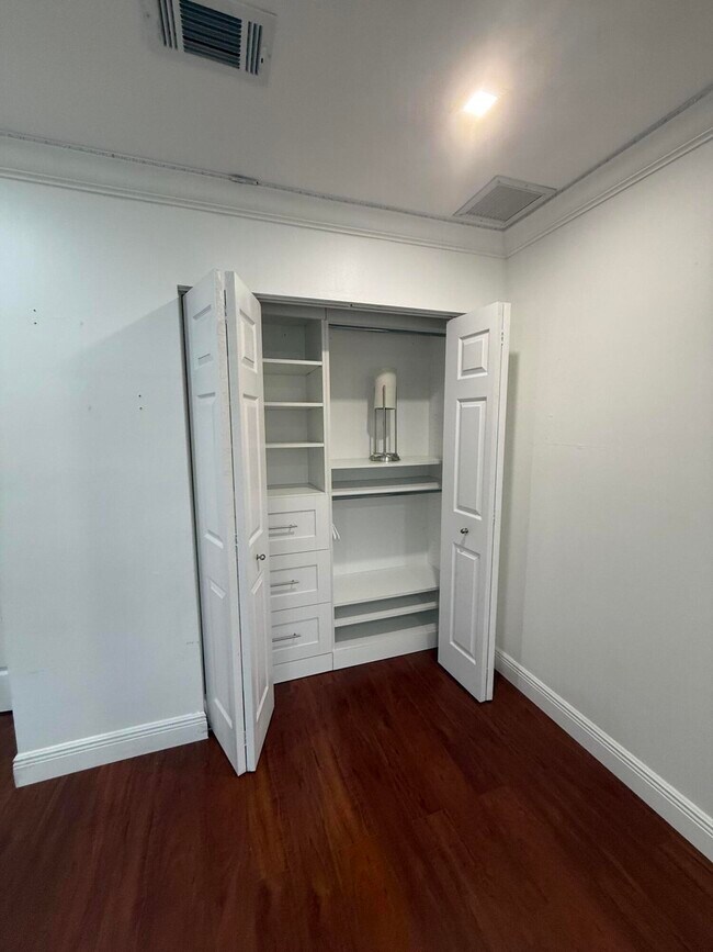Building Photo - 12394 Westhampton Cir