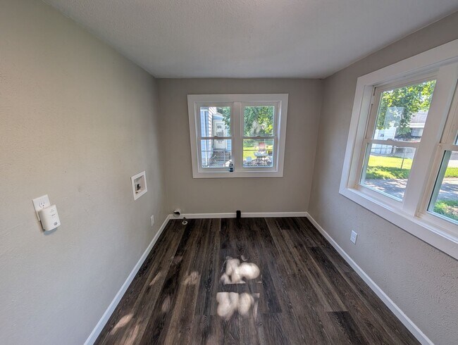 Building Photo - Completely Renovated 3-Bedroom, 1-Bathroom Home – $1,200/Month | Accepting Section 8