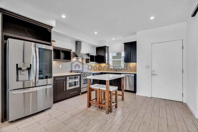 Building Photo - 13045 Pacific Promenade