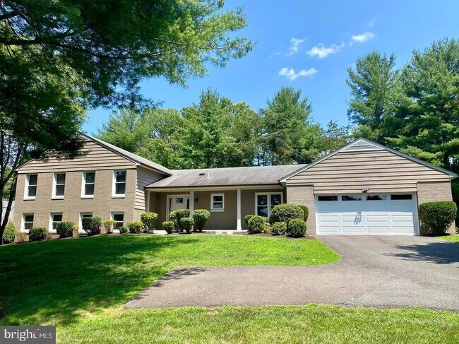 Building Photo - 9428 Meadow Shire Ln