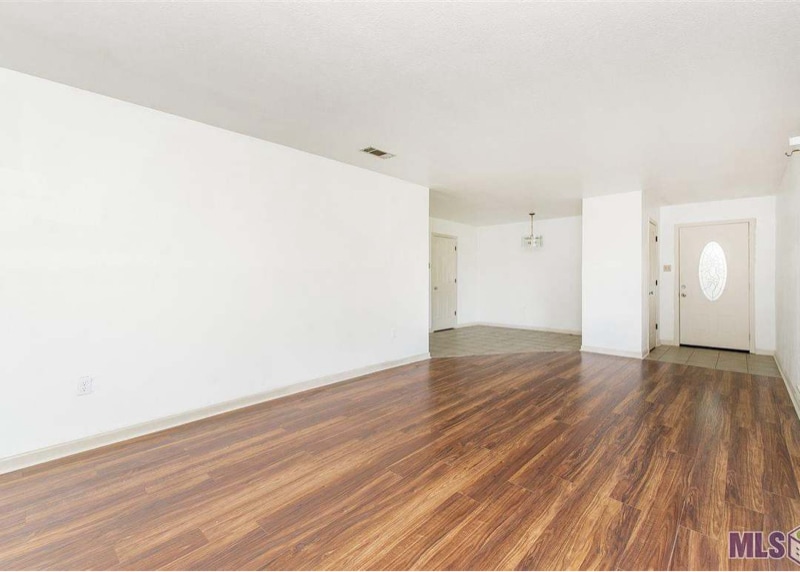 Building Photo - 1466 Harco Dr