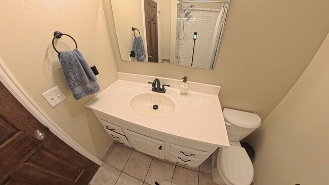 Building Photo - 1013 Timber Ln