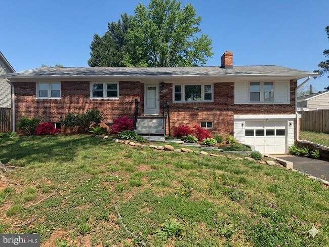Building Photo - 7629 Huron Dr