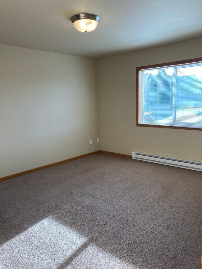 Building Photo - New Listing for August 1 Near BSC; underground parking