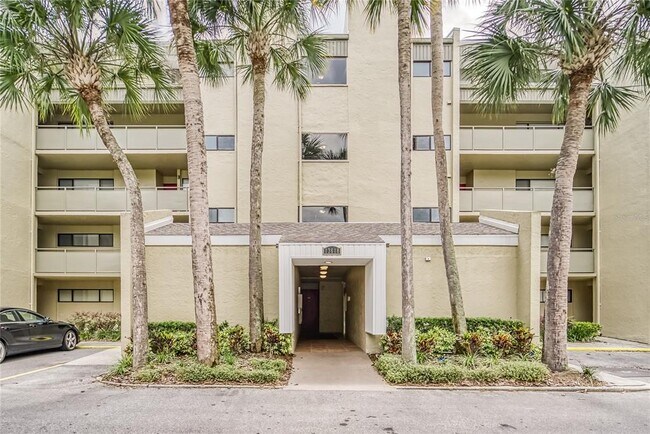 Building Photo - 13618 Greenfield Dr