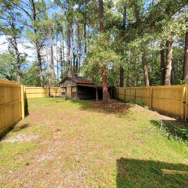 Building Photo - Southern Comfort Living: Exquisite 3BR/2BA...