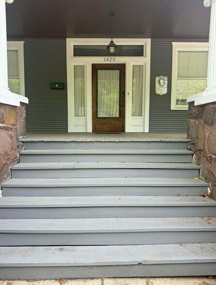 Building Photo - 1425 13th St S