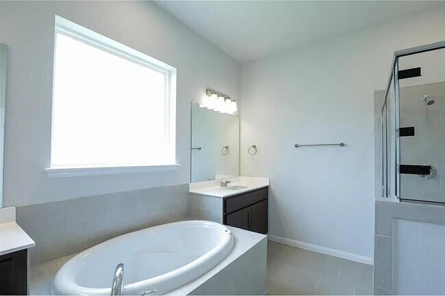 Building Photo - 135 Horseshoe Cove