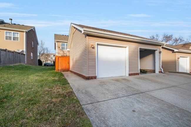 Building Photo - 1234 Riverbrook Dr