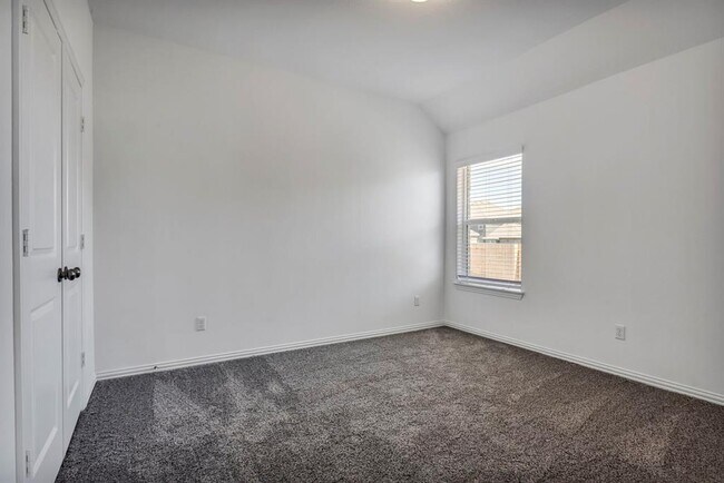 Building Photo - 506 Sixpence Ln