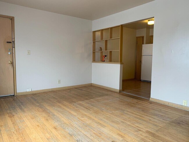 Building Photo - 7711 W Hampton Ave