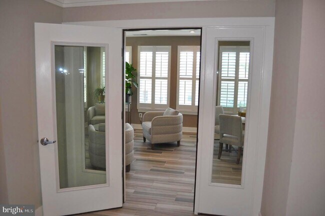 Building Photo - 170 Harrier Wy