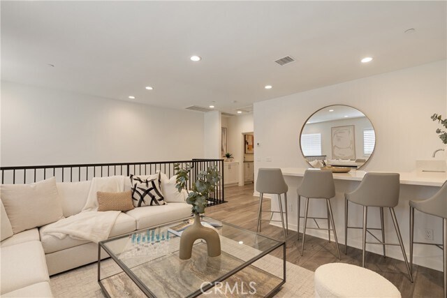 Building Photo - 118 High Mdw
