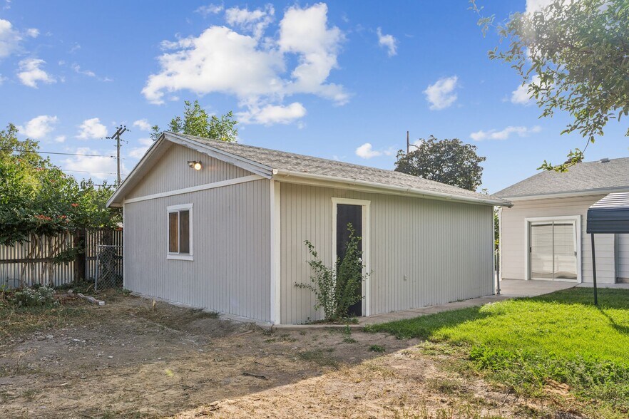 Building Photo - 2937 S 900 E