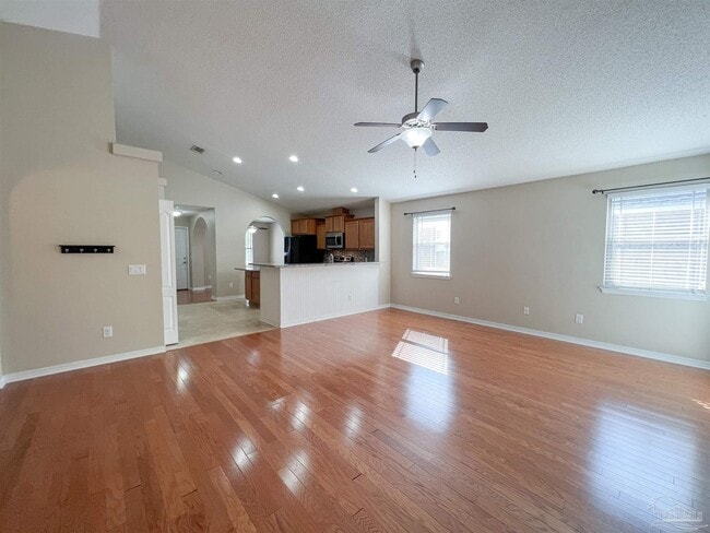 Building Photo - 702 Mozingo Ln