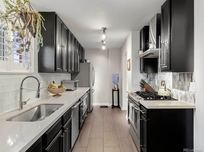 Building Photo - 2809 N Raleigh St